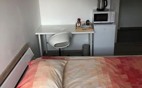 Cosy Room In Chambery